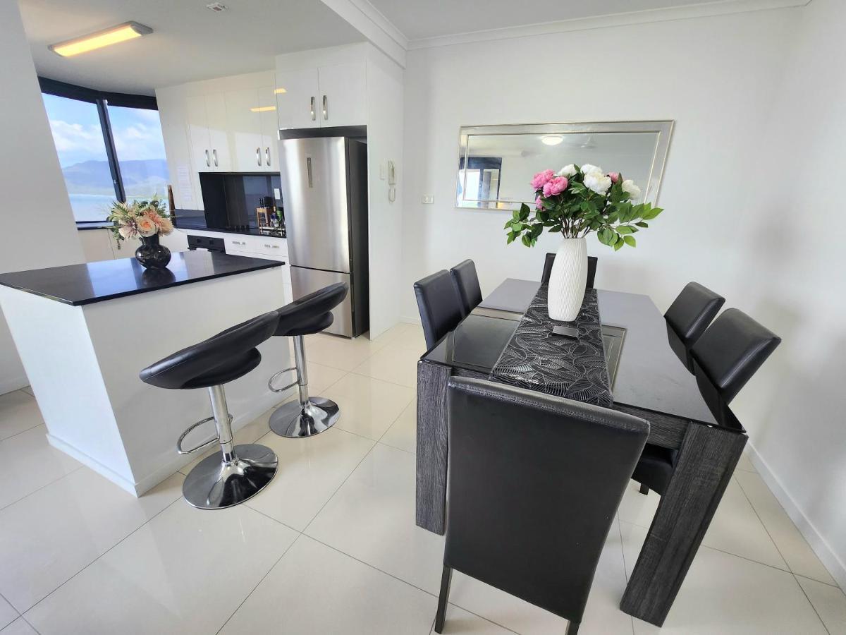 Cairns Luxury Seaview Apartment Exterior foto
